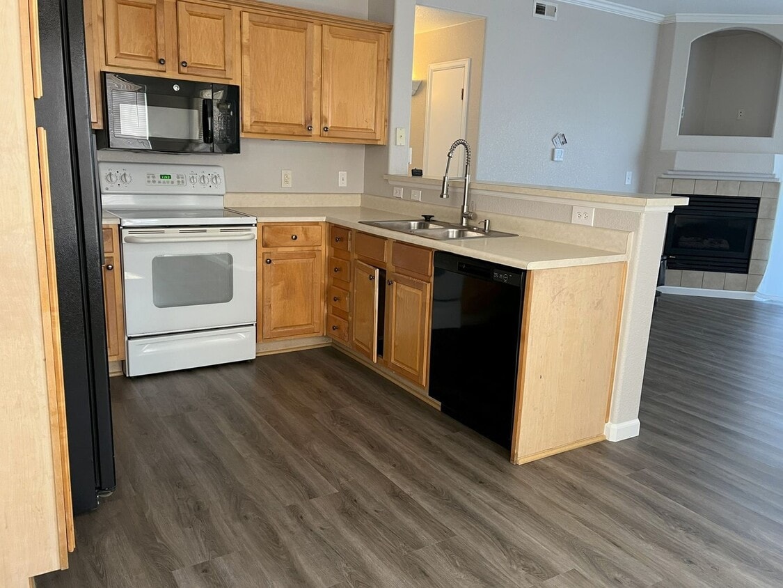 Primary Photo - Charming 2BR Condo in Denver