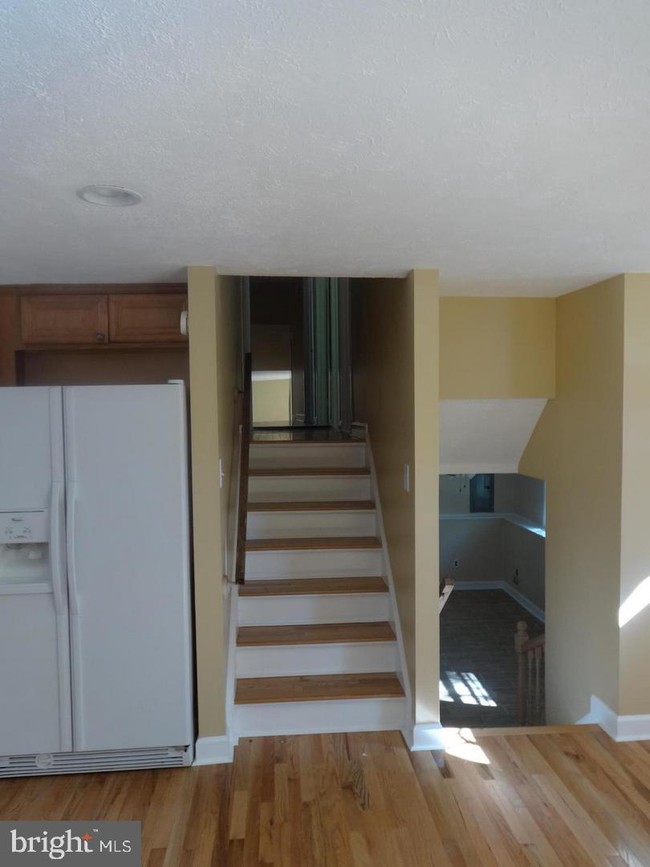 Building Photo - 7602 Surry Grove Ct