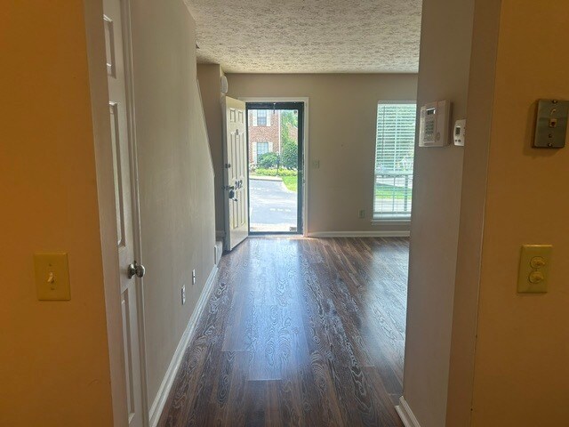 Building Photo - 242 Thistle Ln