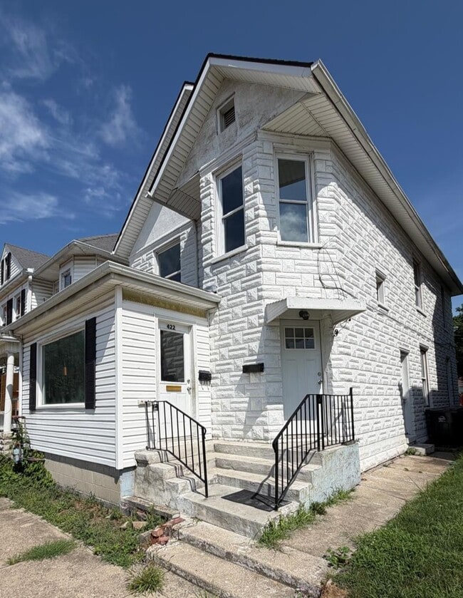 Building Photo - 422 High St