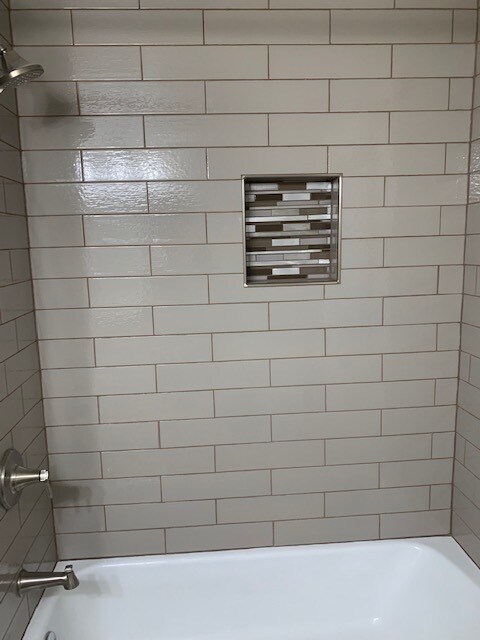 Baño - 3754 E County Line Rd