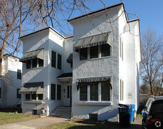 Building Photo - 2111 Selby Ave