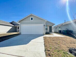 Building Photo - 2918 Gustavo Dr