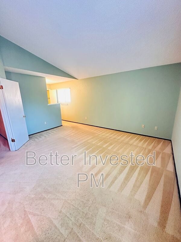 Building Photo - 674 Claudius Way