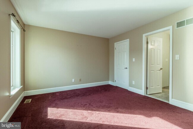 Building Photo - 38 Marsh Woods Ln