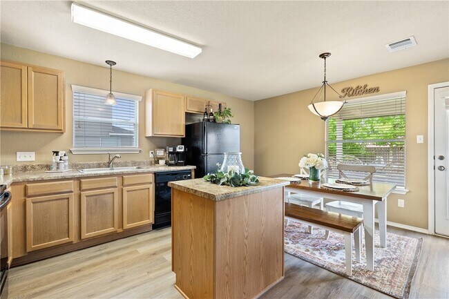 Foto del edificio - 107 Anderson St