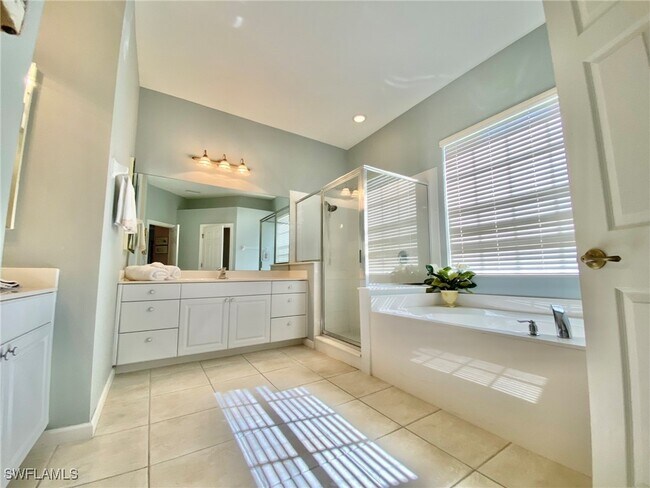 Foto del edificio - 15590 Vallecas Ln