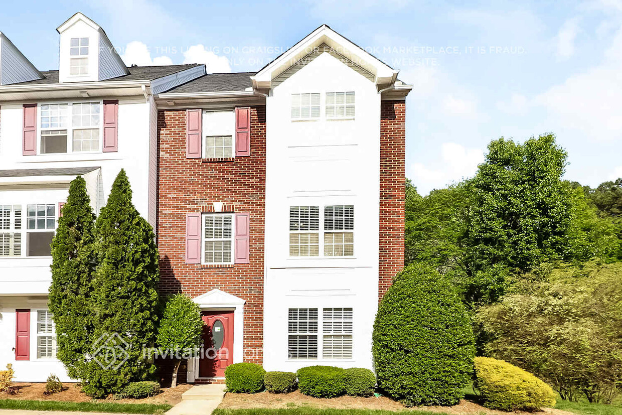 Foto principal - 10045 Treeside Ln