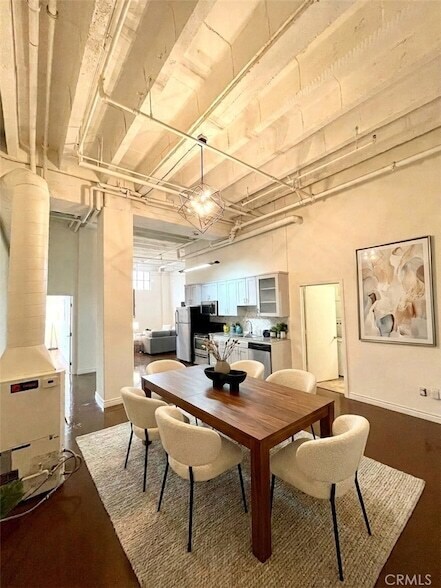 Building Photo - 312 W 5th St