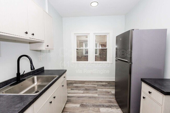 Foto del edificio - 3300 E 149th St