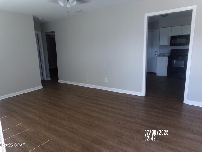 Foto del edificio - 3918 E 11th St