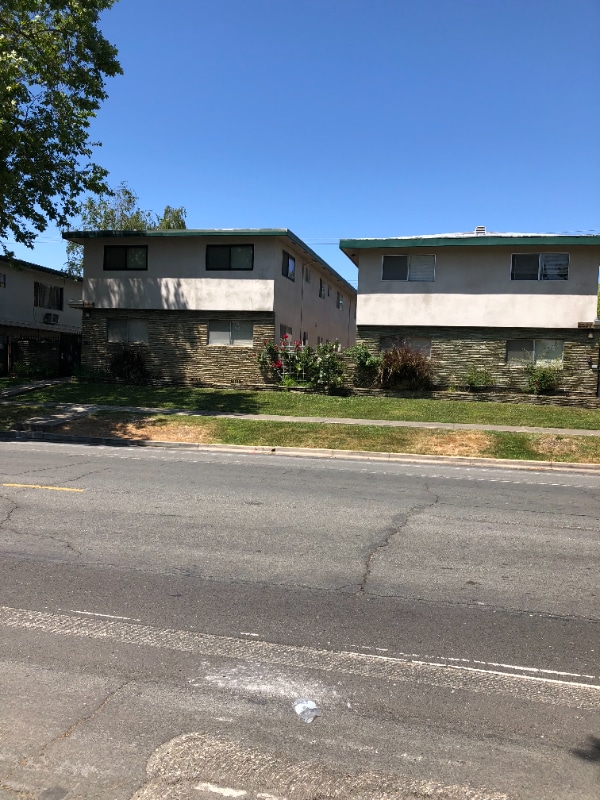 Building Photo - 2253 2nd Ave