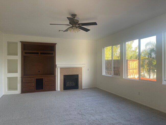 Foto del edificio - Hollyhock St