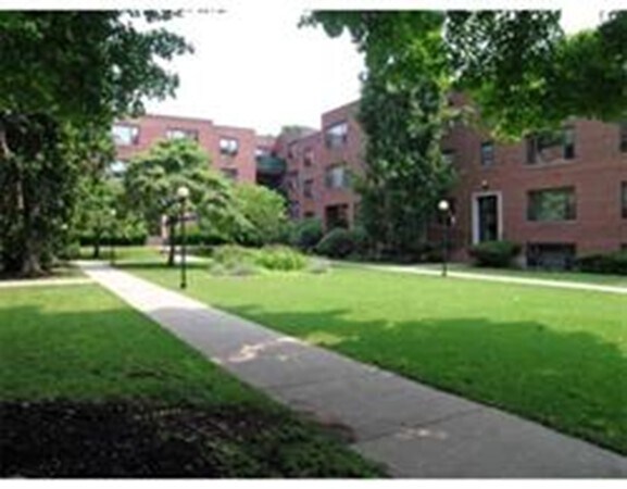 Primary Photo - 53 Harvard Ave