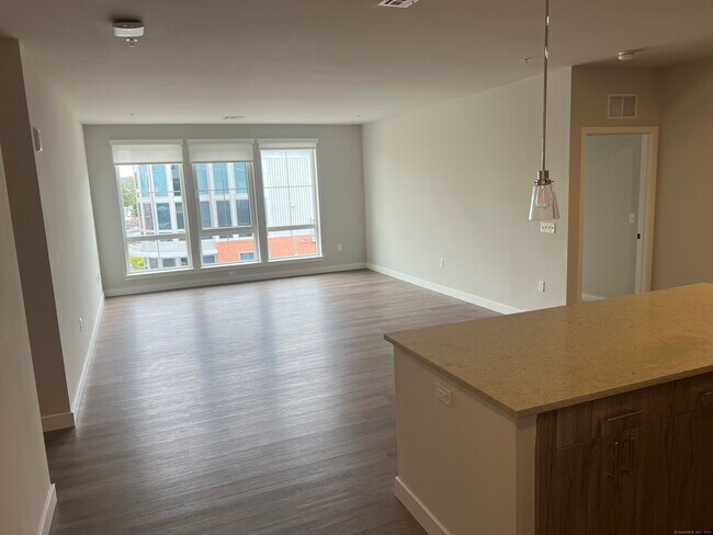 Foto del edificio - 467 West Ave