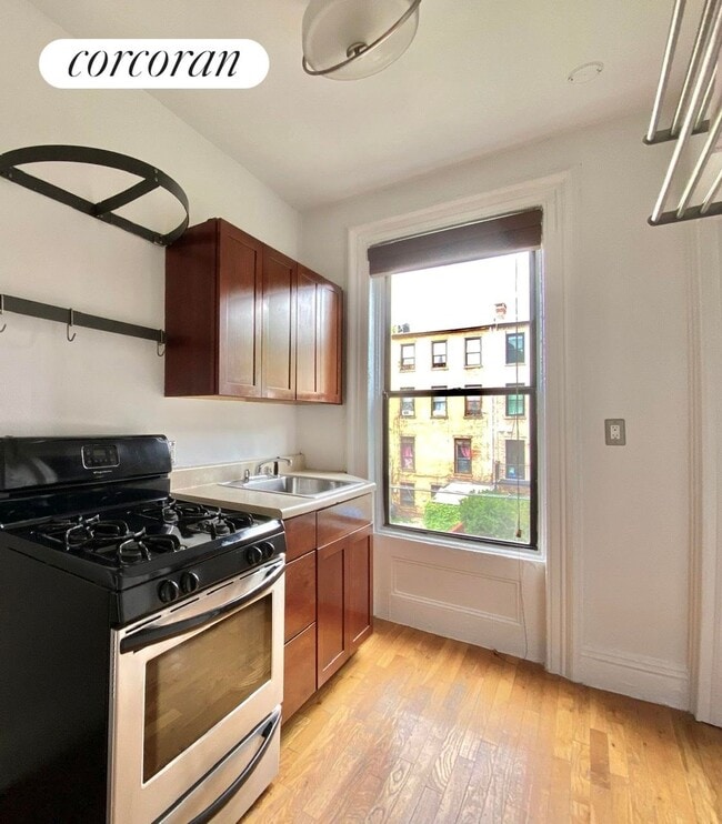 Building Photo - 21 Decatur St