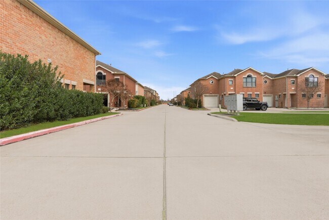 Foto del edificio - 5941 S Loop E