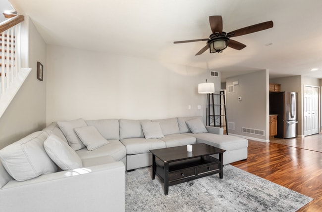 Building Photo - Low-Maintenance Living in Colorado Springs...