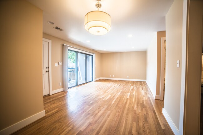 Foto del edificio - 4060 McGee St