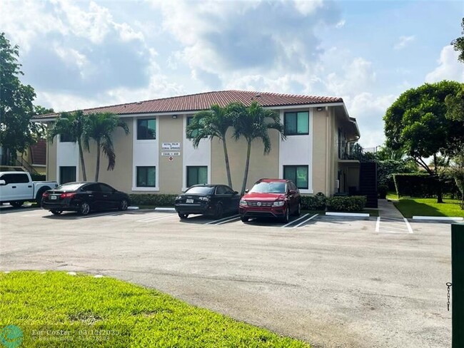 Foto del edificio - 11458 Royal Palm Blvd