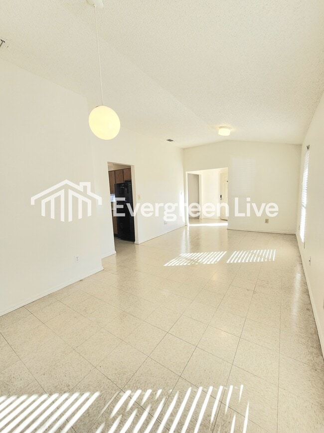 Foto del edificio - 2102 Santa Clara Ct