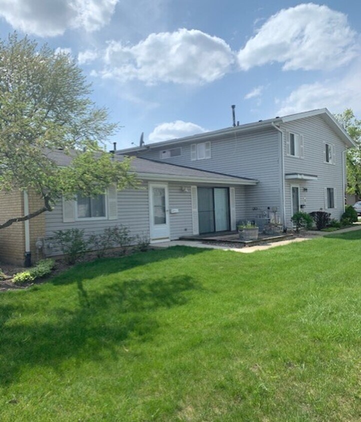 Foto principal - 829 Pondview Ct