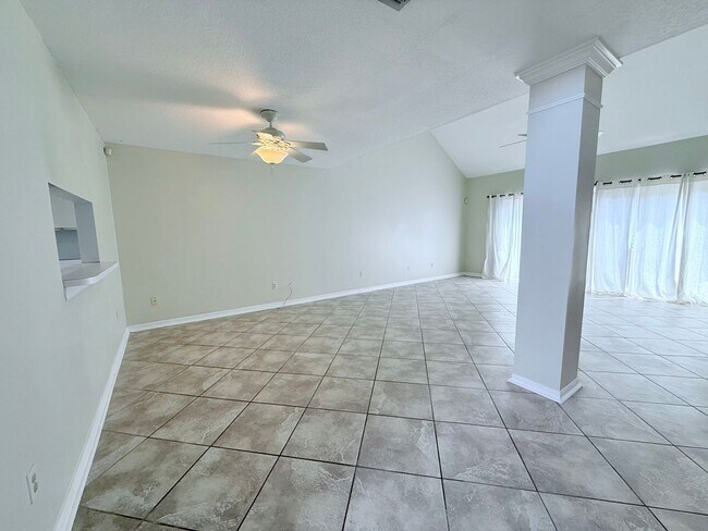 Foto del edificio - $2200 | 3-Bedroom 2.5-Bath Single-Family H...