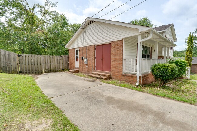 Building Photo - 3638 Karleen Rd