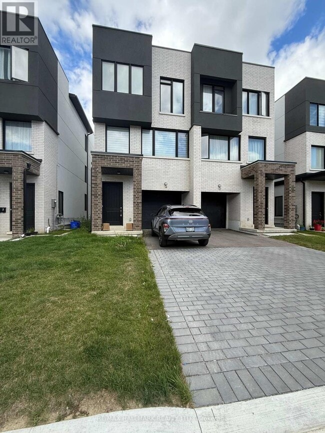 Building Photo - 14 Persica St