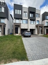 Building Photo - 14 Persica St