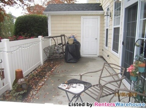Building Photo - 1205 Grace Hill Dr