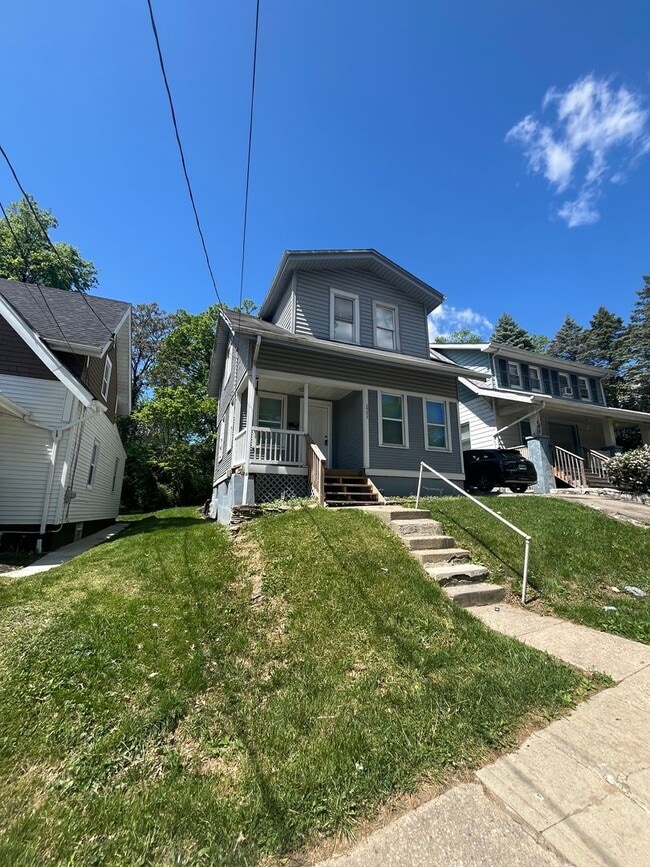 Three Bedroom House on Wyoming! - Three Bedroom House on Wyoming!