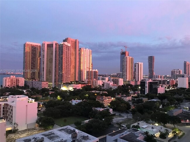 Foto del edificio - 3470 E Coast Ave