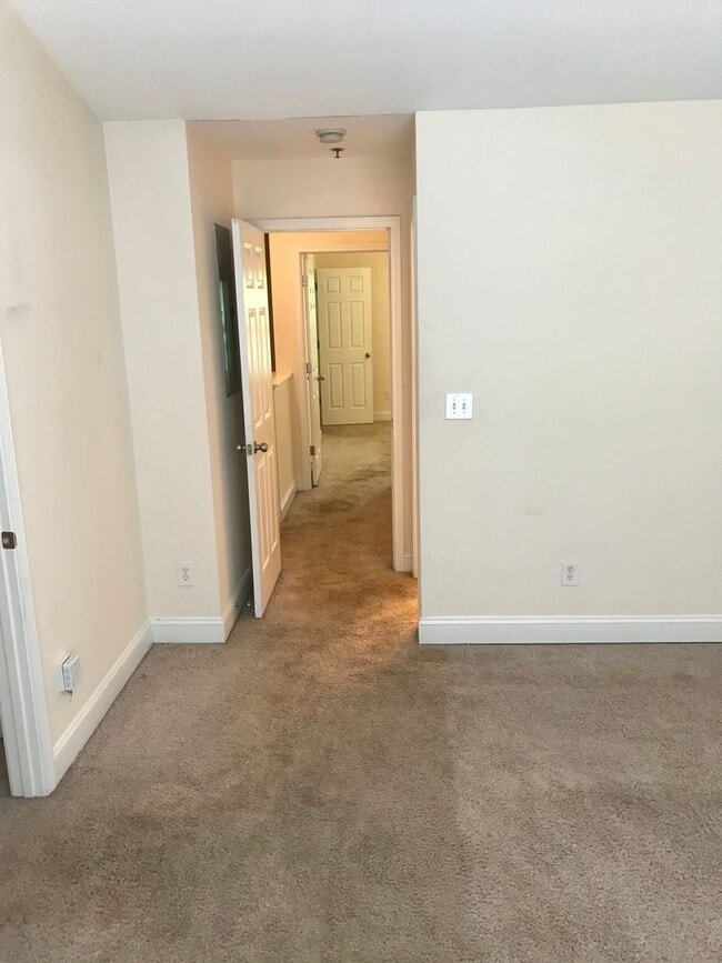 Foto del edificio - Luxury 2 Bedroom Townhouse at Whitehall Vi...