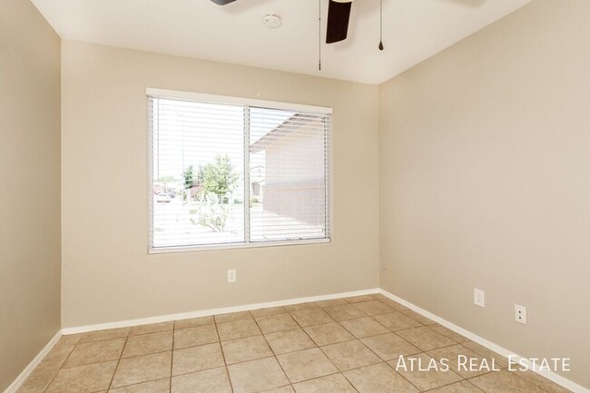 Foto del edificio - 4 WEEKS FREE RENT IF MOVED IN BY 11/30! Go...