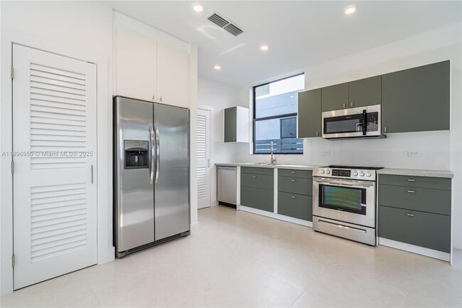 Foto del edificio - 2909 SW 27th Terrace