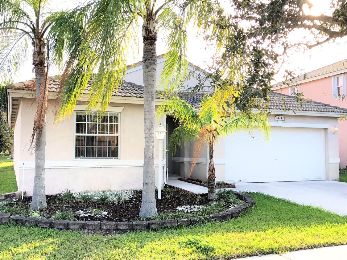 14242 NW 18th Pl, Pembroke Pines, FL 33028 House Rental in Pembroke