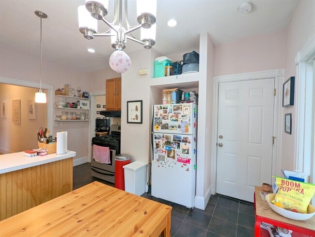 Building Photo - 390 Washington St