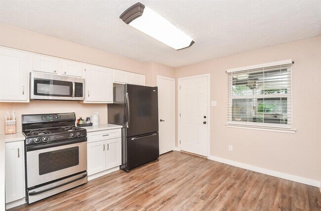 Foto del edificio - 5331 Windsong Trail