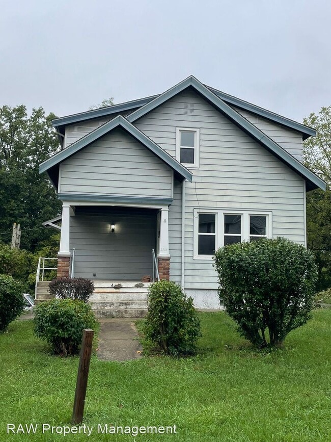 Building Photo - 4 br, 2.5 bath House - 2905 Costello Ave.