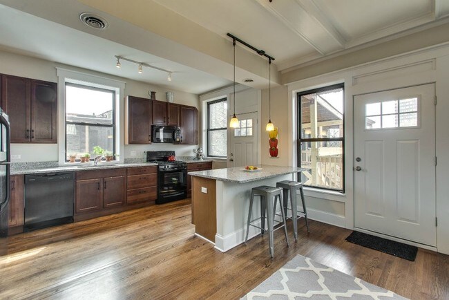 Foto del edificio - 5808 N Kenmore Ave