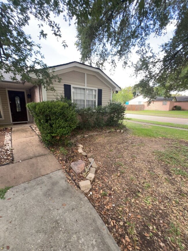 Photo - 7702 Tierra Verde Dr House