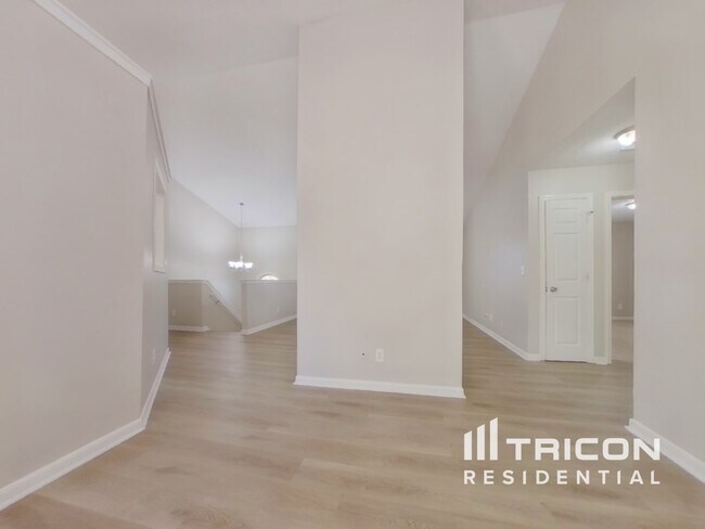 Foto del edificio - 235 Princeton Way