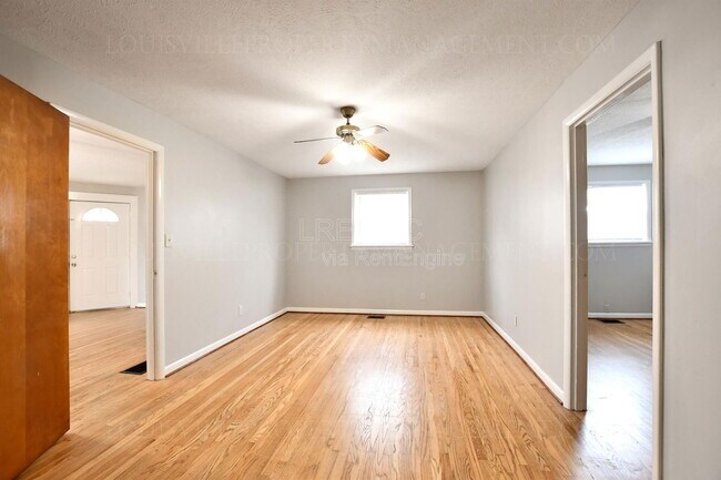 Building Photo - 170 Gillette Ave