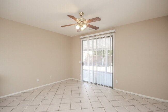 Foto del edificio - 11170 W Holly St