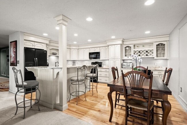 Building Photo - 1001 Marina Dr