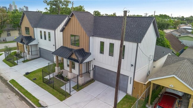 Building Photo - 3615 Gano St