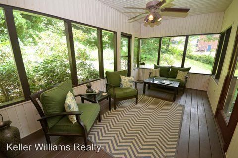 Foto del edificio - 411 Greenbrook Cir