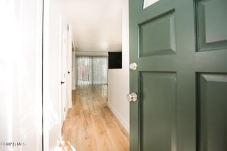 Building Photo - 10843 Blix St