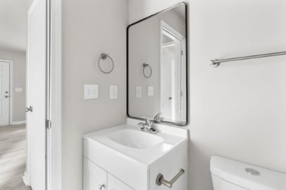 Foto del edificio - 1217 Pineview St